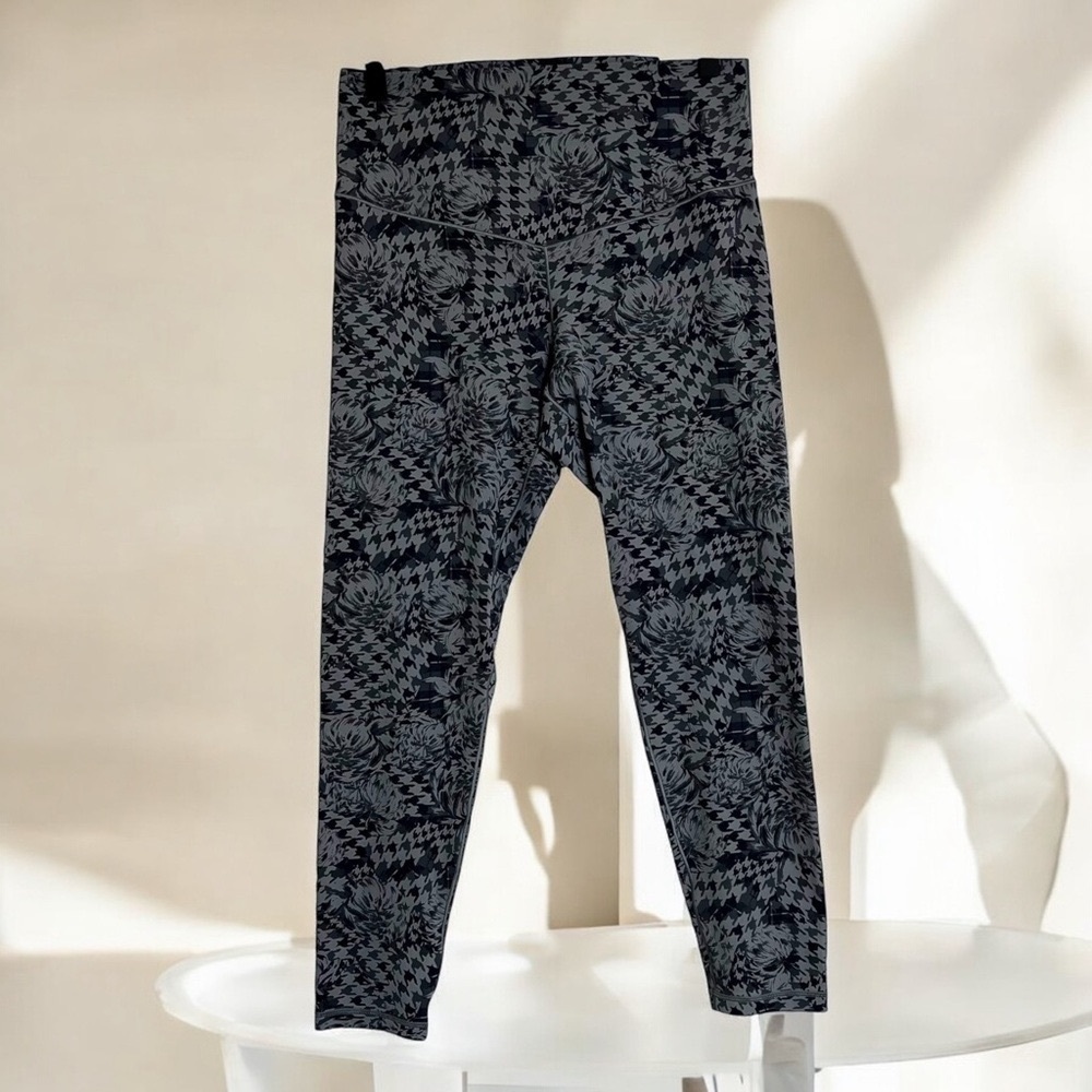 OFFLINE‎ by Aerie Real Me Xtra Hi-Rise 7/8 Legging Black Gray Print